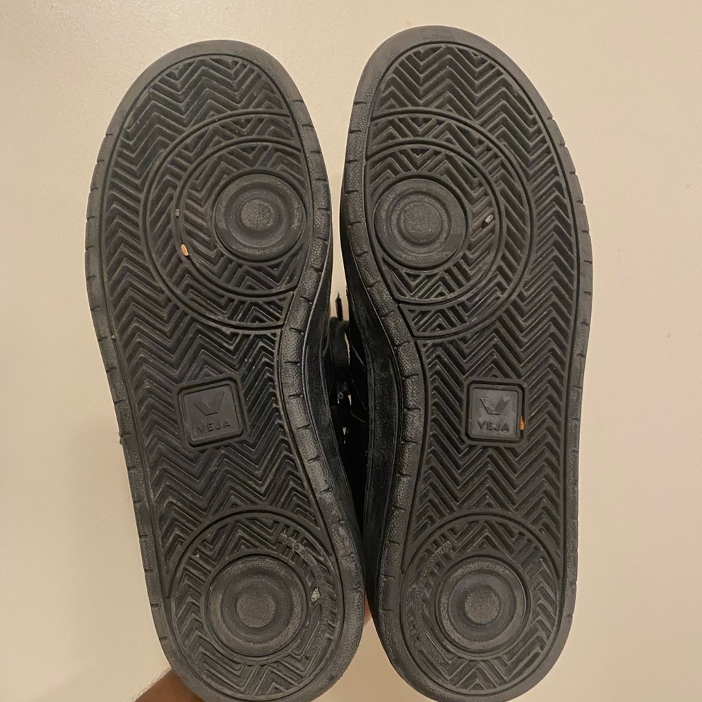 Men's V-10 Bastille Vegan Leather Sneakers - Picture 5 of 5